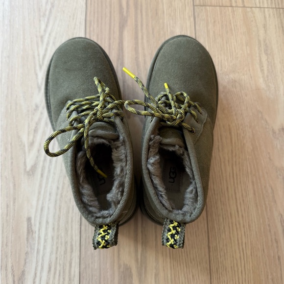 Neumel Heritage Platform Uggs - Picture 5 of 7